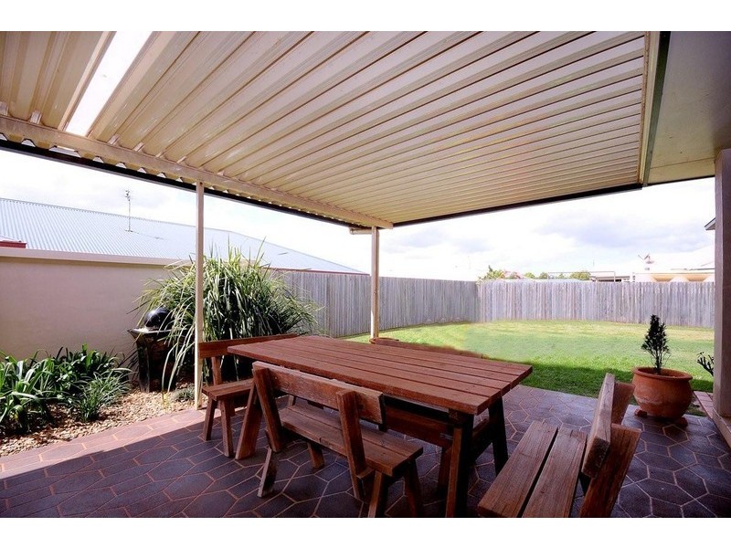 4 Scullin Street, Middle Ridge QLD 4350