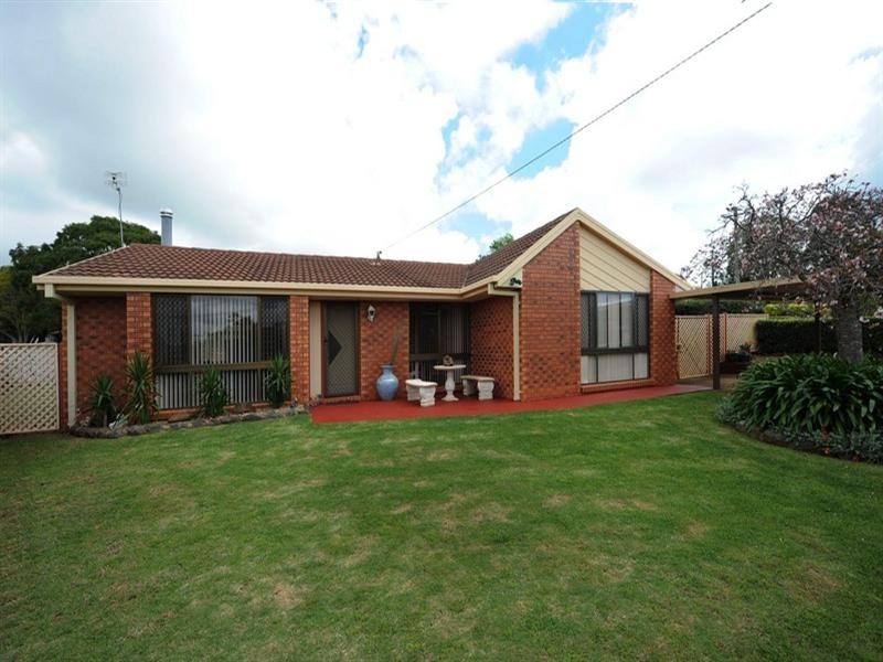 11 McWilliam Street, Wilsonton Heights QLD 4350