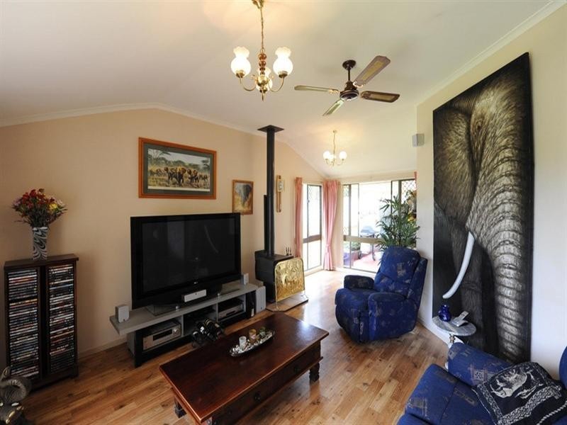 11 McWilliam Street, Wilsonton Heights QLD 4350