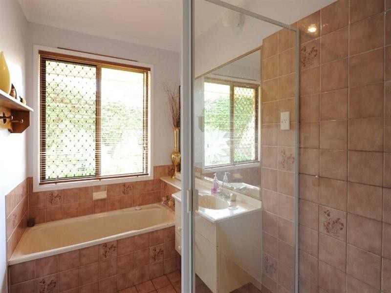 11 McWilliam Street, Wilsonton Heights QLD 4350