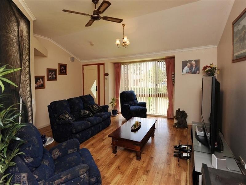 11 McWilliam Street, Wilsonton Heights QLD 4350