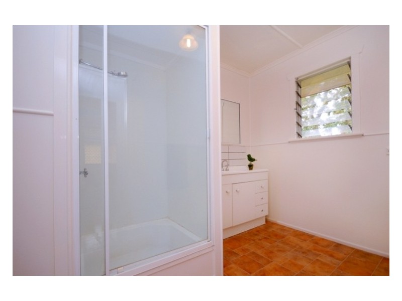 12 Alford Street, Mount Lofty QLD 4350