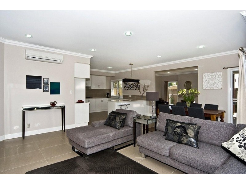 24 Saba Court, Middle Ridge QLD 4350