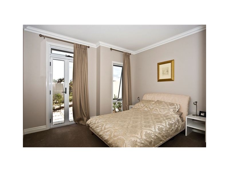 24 Saba Court, Middle Ridge QLD 4350