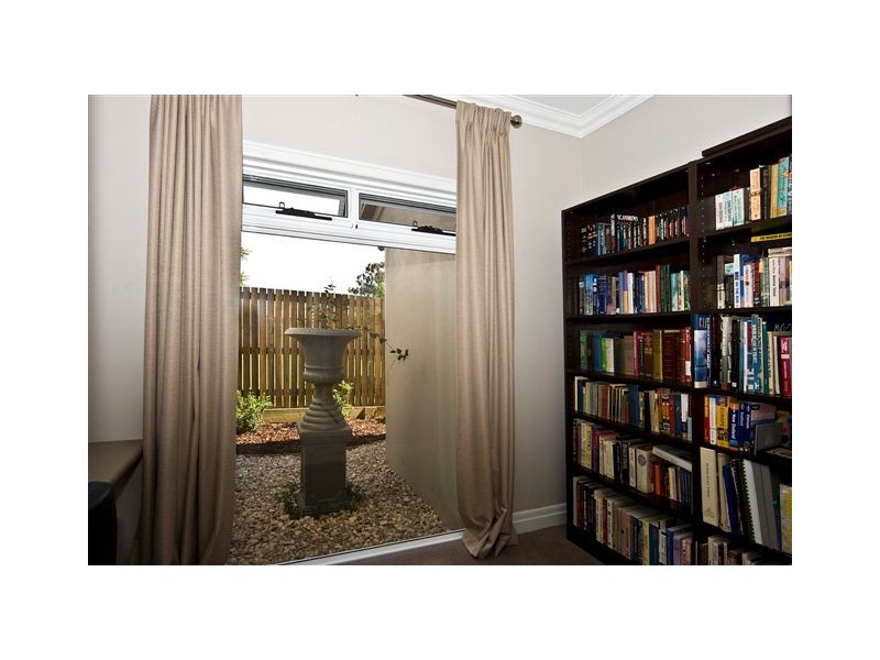 24 Saba Court, Middle Ridge QLD 4350