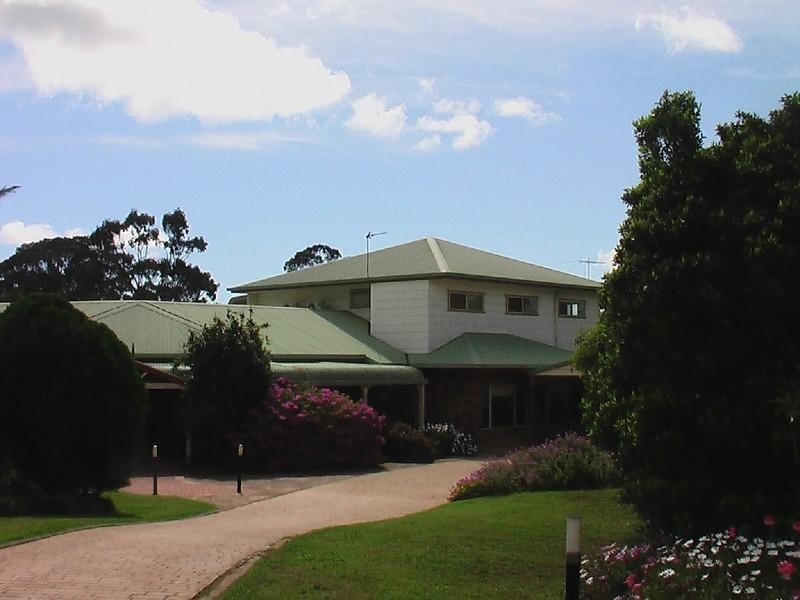 8 Glencoe Court, Middle Ridge QLD 4350