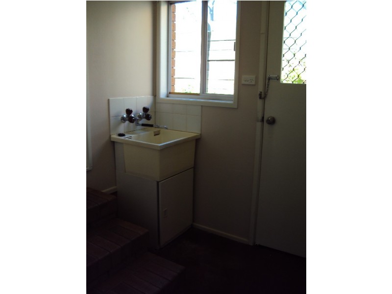 2/13 Margot Court, Harlaxton QLD 4350