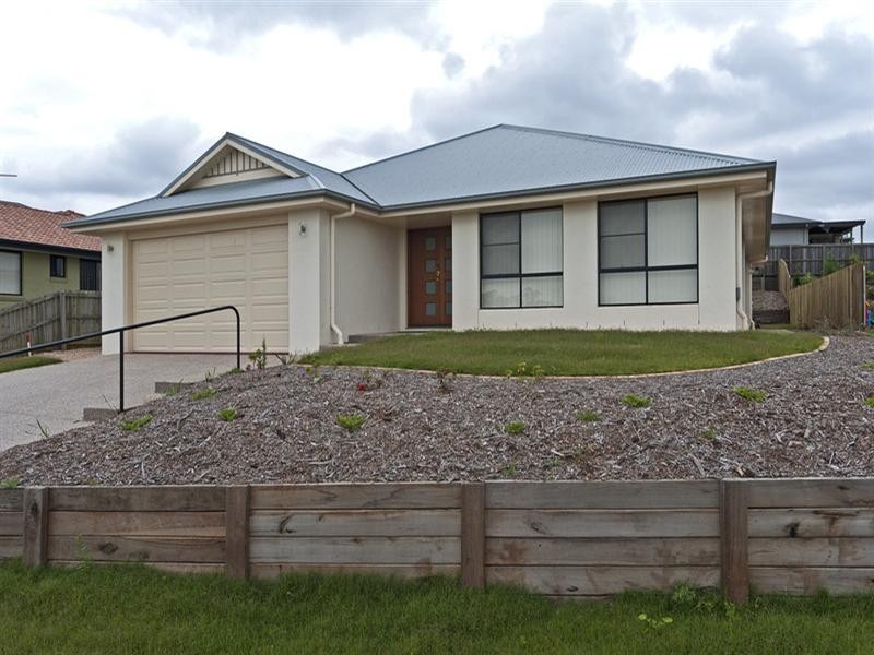 12 McShane Drive, Mount Kynoch QLD 4350