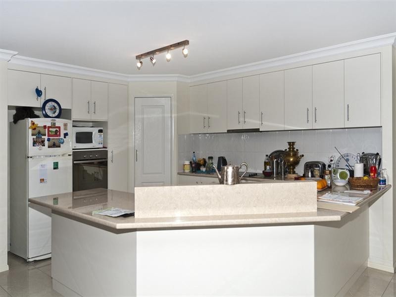 12 McShane Drive, Mount Kynoch QLD 4350