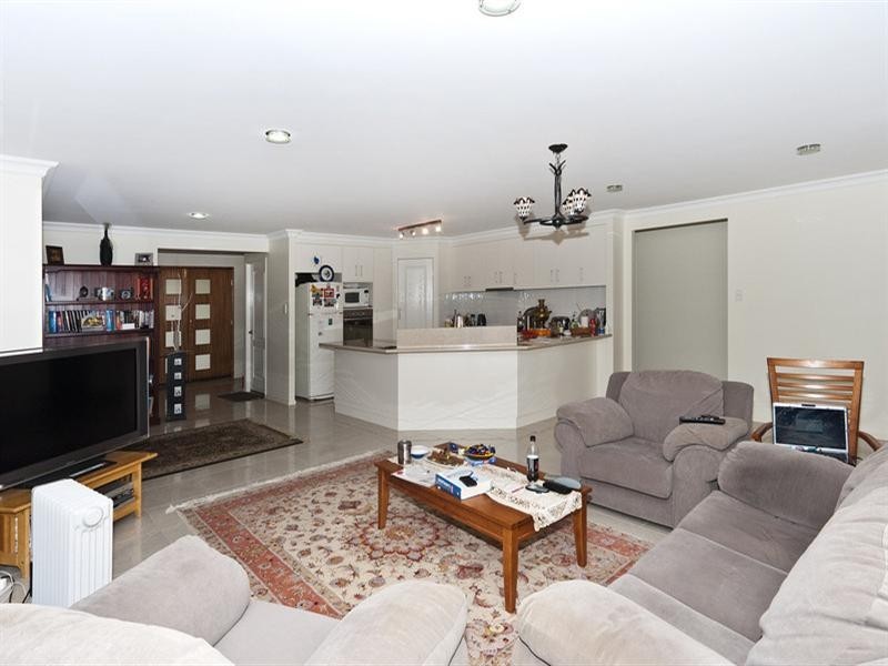 12 McShane Drive, Mount Kynoch QLD 4350