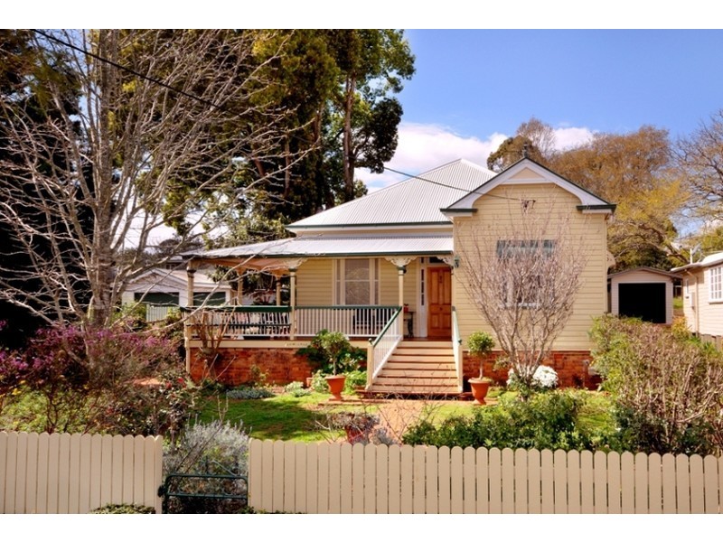 8 Godfrey Street, East Toowoomba QLD 4350