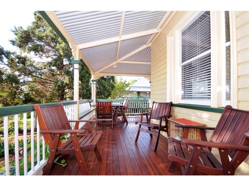 8 Godfrey Street, East Toowoomba QLD 4350