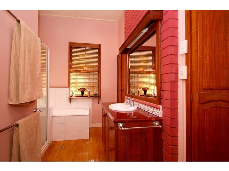 8 Godfrey Street, East Toowoomba QLD 4350