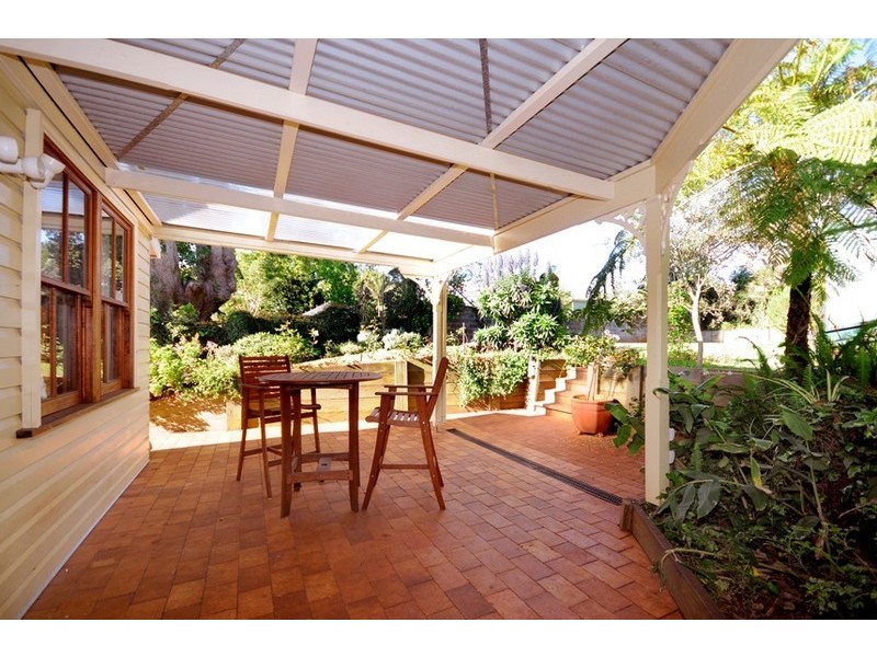 8 Godfrey Street, East Toowoomba QLD 4350