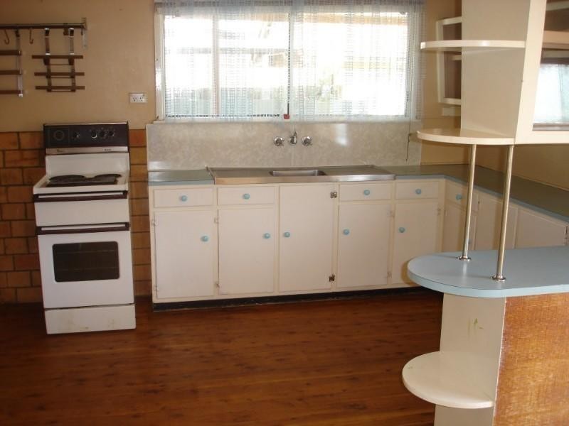 1 Peak Street, Harristown QLD 4350