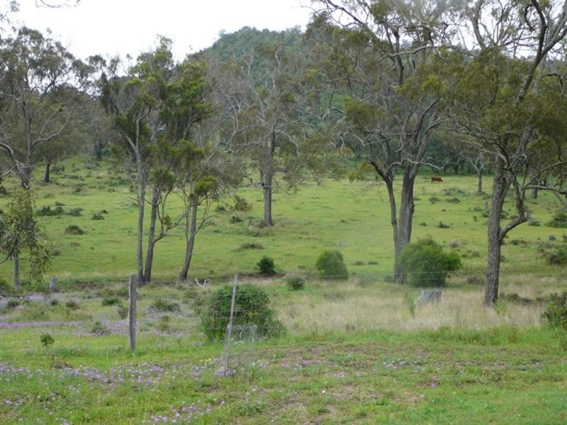 45 Valley View Drive, Meringandan West QLD 4352