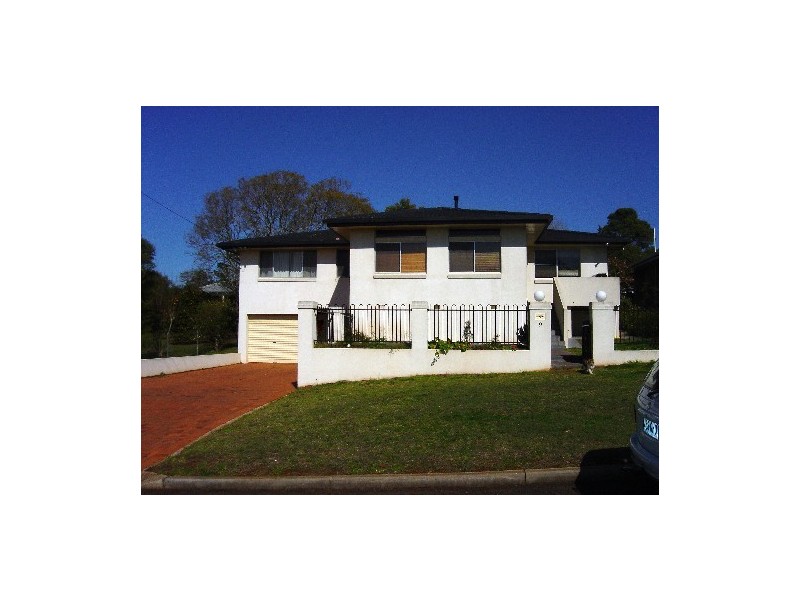 9 Martini Street, Mount Lofty QLD 4350