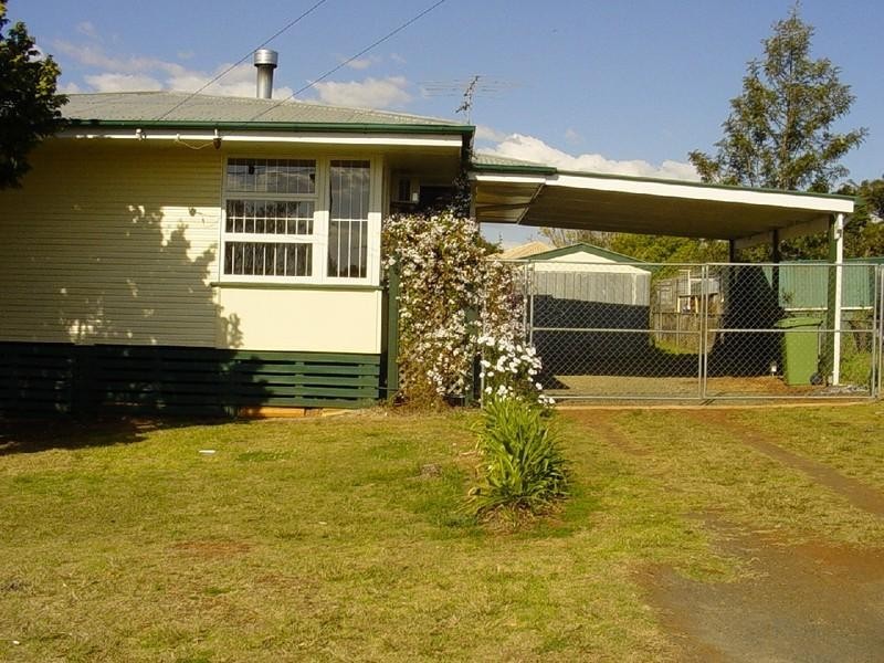 330 Tor Street, Newtown QLD 4350