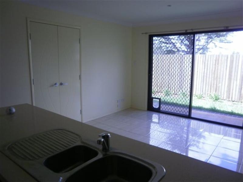 1/4 Boxsall Street, Newtown QLD 4350