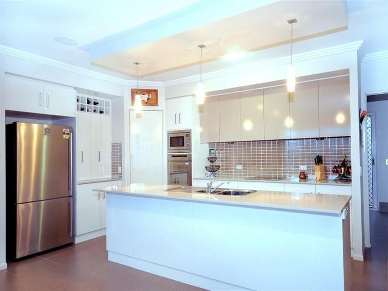 19 Banksdale Drive, Middle Ridge QLD 4350