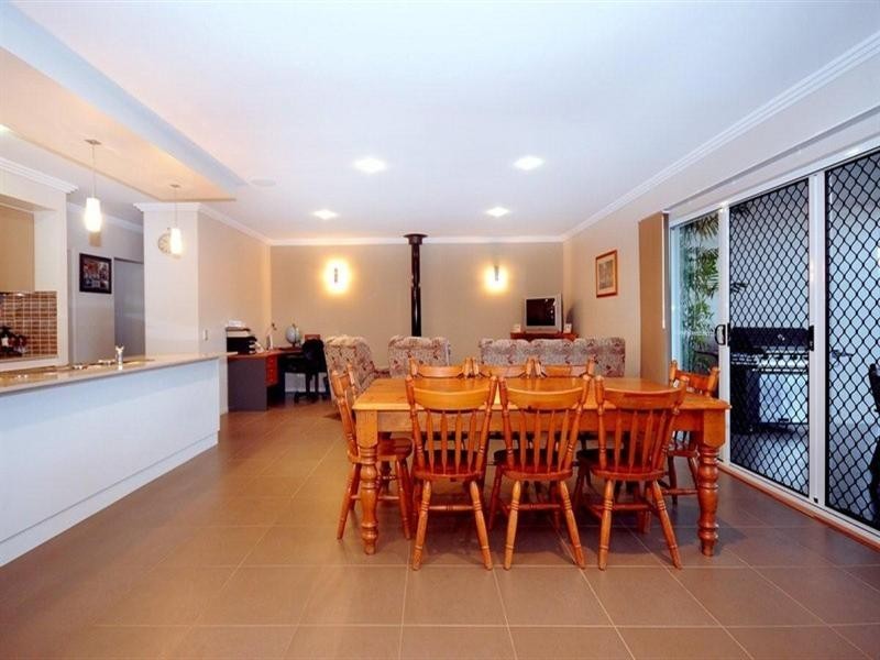 19 Banksdale Drive, Middle Ridge QLD 4350