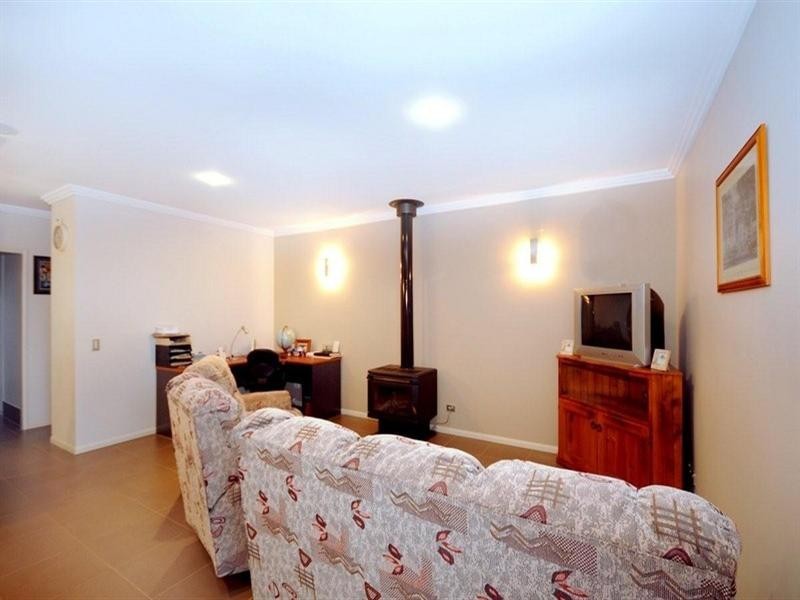 19 Banksdale Drive, Middle Ridge QLD 4350