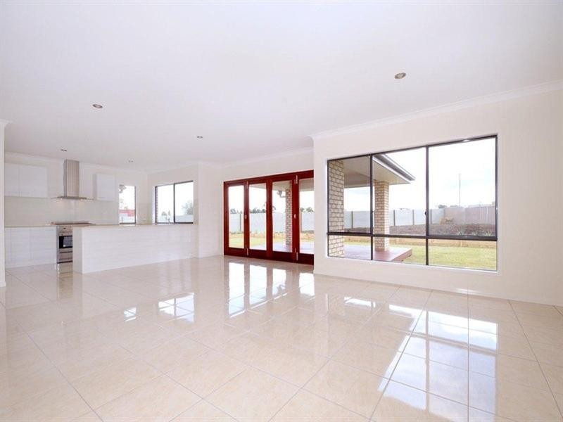 137 Main Street, Westbrook QLD 4350