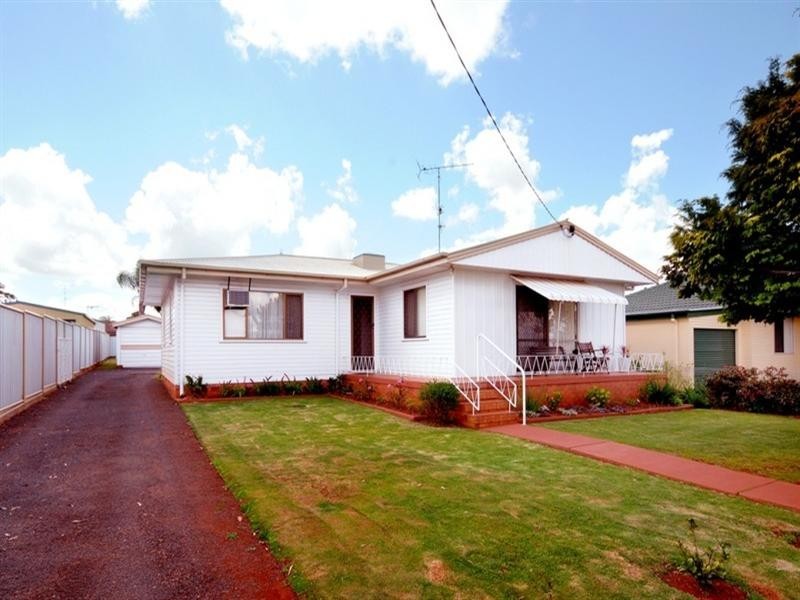 115 Drayton Road, Harristown QLD 4350