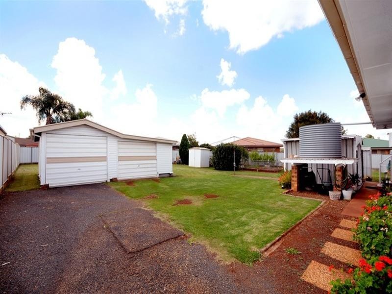 115 Drayton Road, Harristown QLD 4350