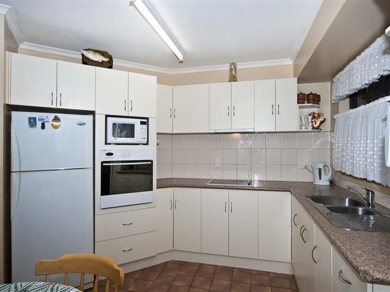 12 Thomas Street, Cambooya QLD 4358