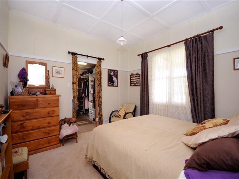 147 Holberton Street, Newtown QLD 4350