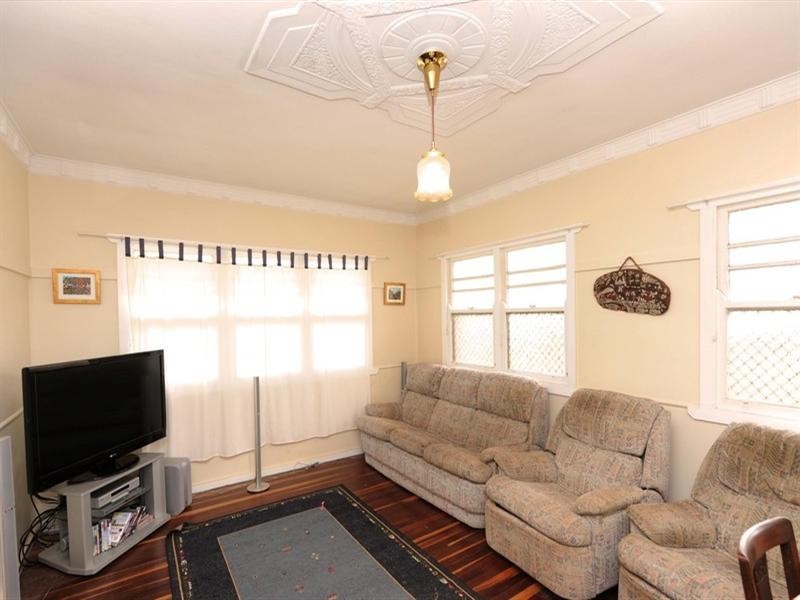 27 Justin Street, Harristown QLD 4350