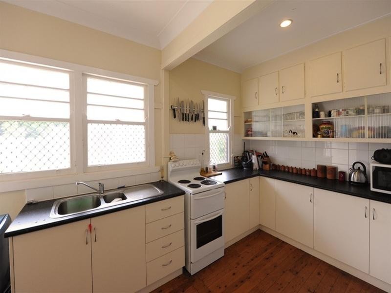 27 Justin Street, Harristown QLD 4350