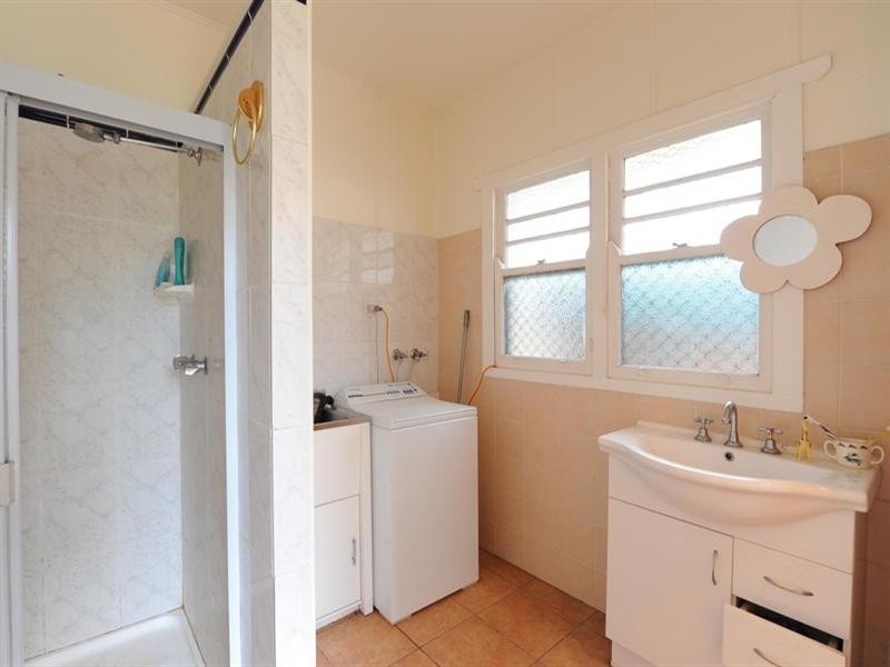 27 Justin Street, Harristown QLD 4350