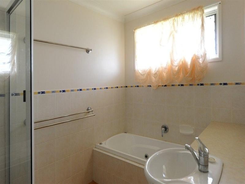 4 Koala Street, Harristown QLD 4350