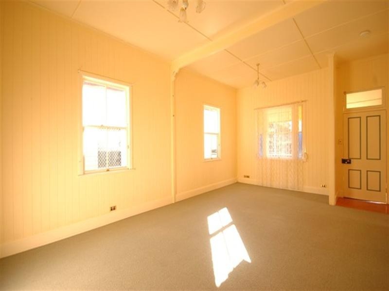 18 Lilley Street, East Toowoomba QLD 4350