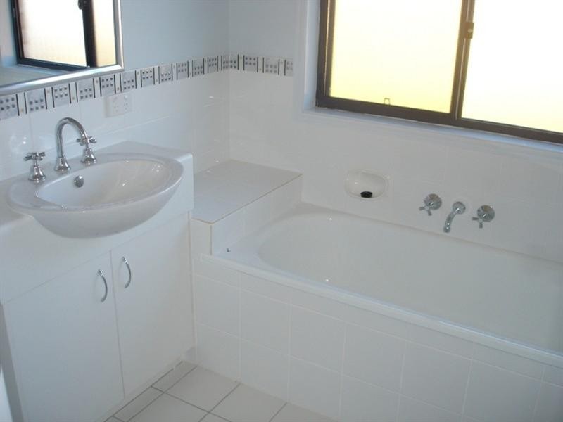 12 Cuttaburra Crescent, Glenvale QLD 4350