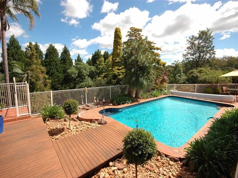 6 McAdam Court, Middle Ridge QLD 4350