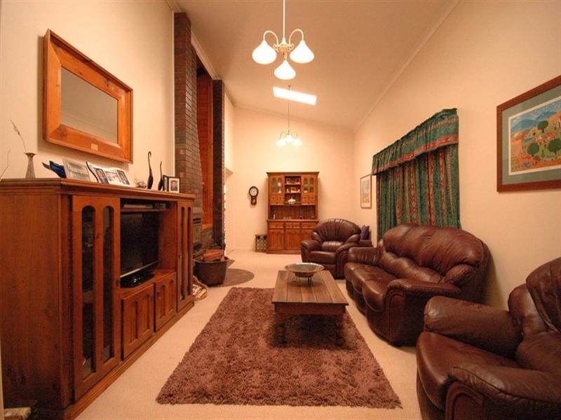 6 McAdam Court, Middle Ridge QLD 4350