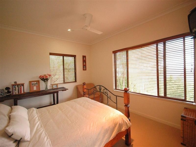 6 McAdam Court, Middle Ridge QLD 4350