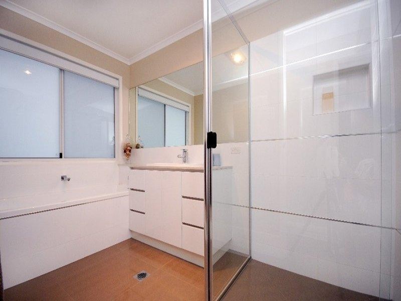6 Pendrea Close, Highfields QLD 4352