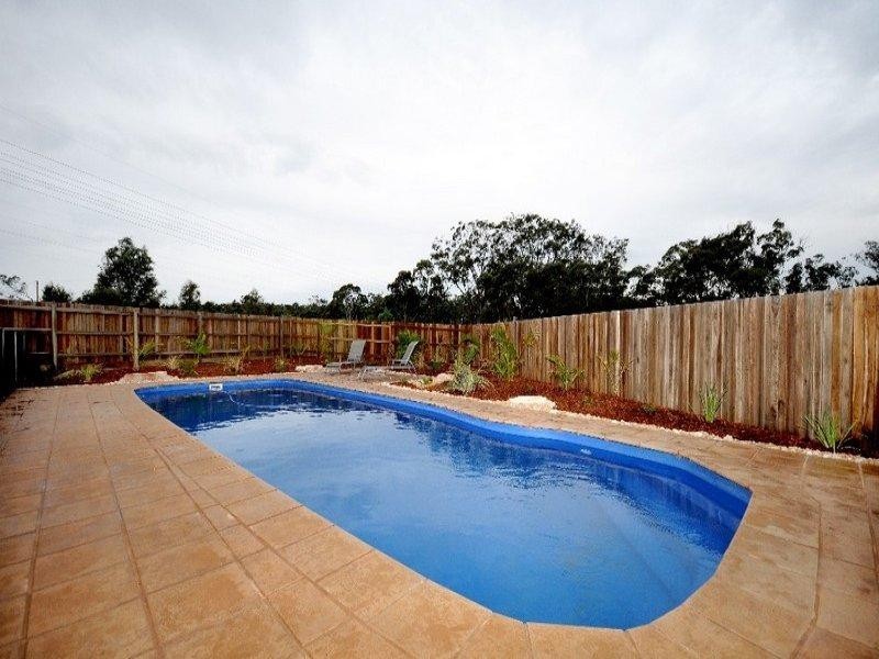 6 Pendrea Close, Highfields QLD 4352