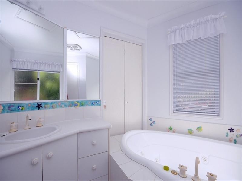 22 Beechcraft Court, Wilsonton QLD 4350