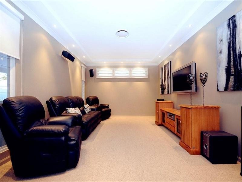 9 Colman Drive, Middle Ridge QLD 4350