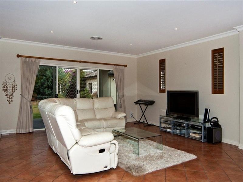 6 St Andrews Court, Middle Ridge QLD 4350