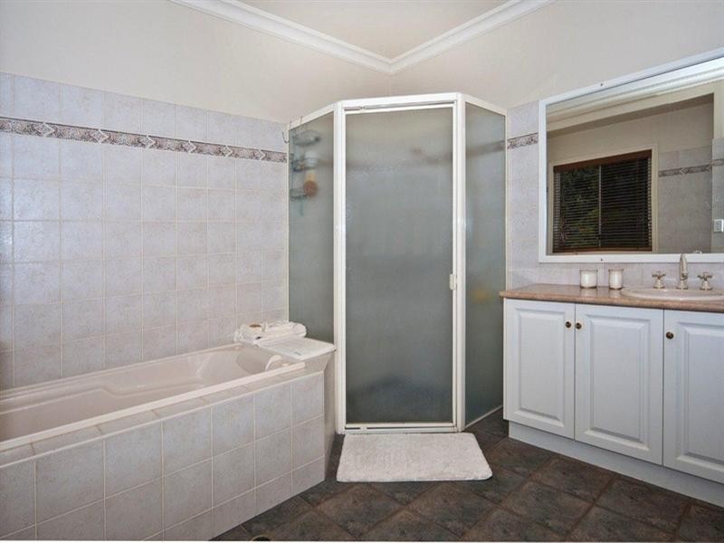 6 St Andrews Court, Middle Ridge QLD 4350