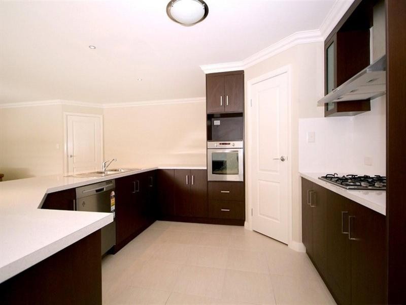 9 Saba Court, Middle Ridge QLD 4350