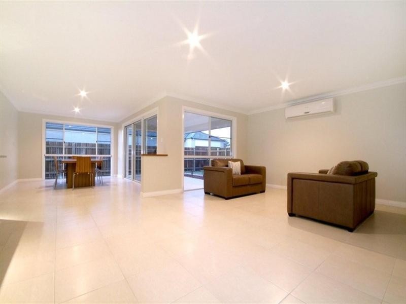 9 Saba Court, Middle Ridge QLD 4350