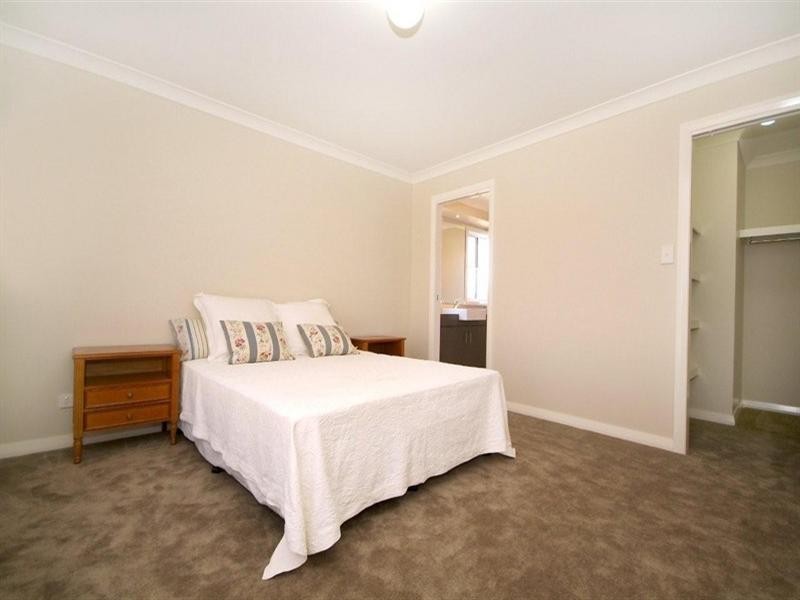 9 Saba Court, Middle Ridge QLD 4350