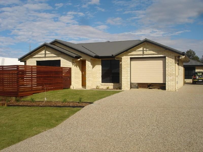 1/4 Nabiac Close, Kearneys Spring QLD 4350